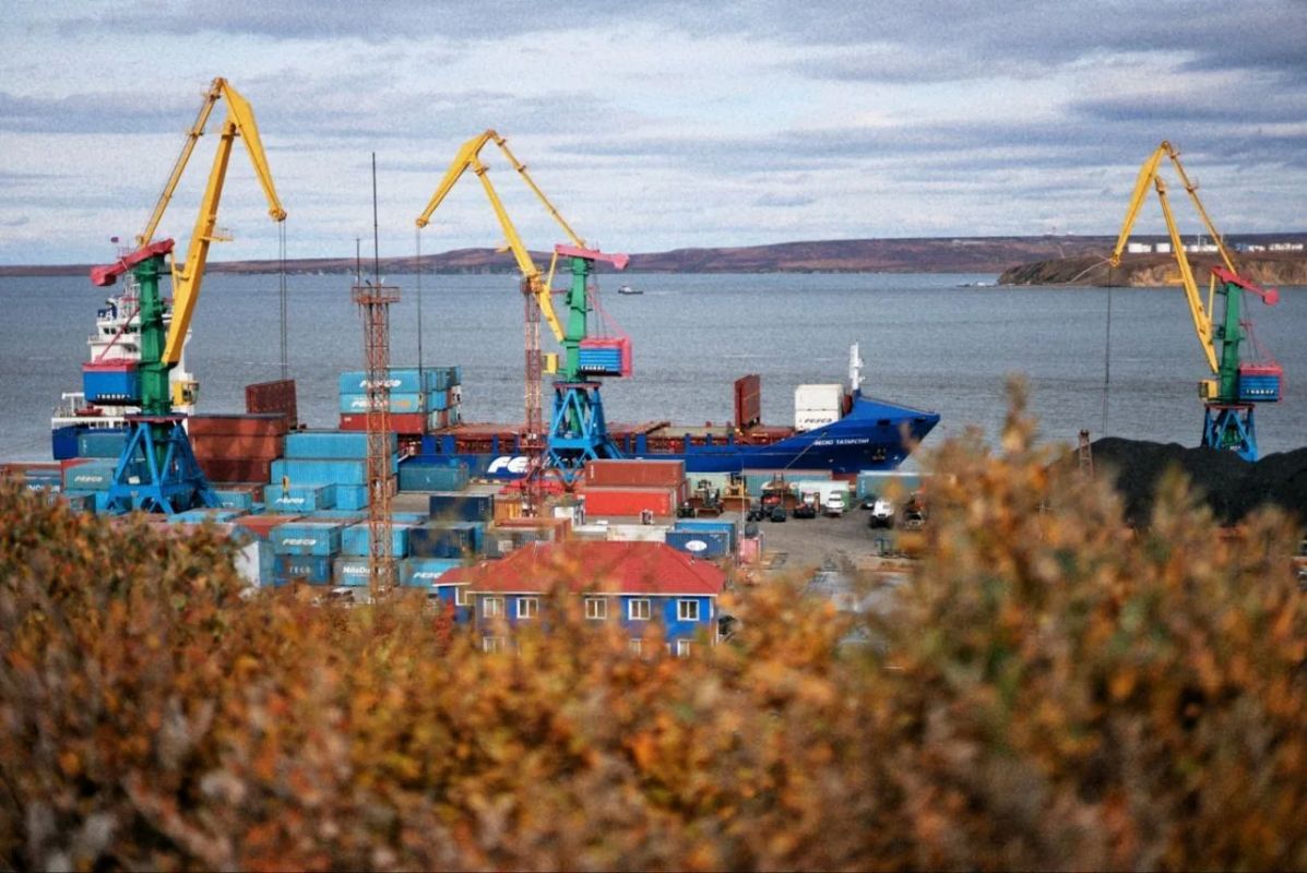 Осенний Анадырь в объективе фотографа Дениса Смирнова Осенний Анадырь в объективе фотографа Дениса Смирнова