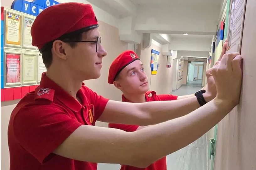 В провиденской школе появилась памятная табличка в честь учителя-ветерана ВОВ, сообщает ИА "Чукотка" В провиденской школе появилась памятная табличка в честь учителя-ветерана ВОВ, сообщает ИА "Чукотка"