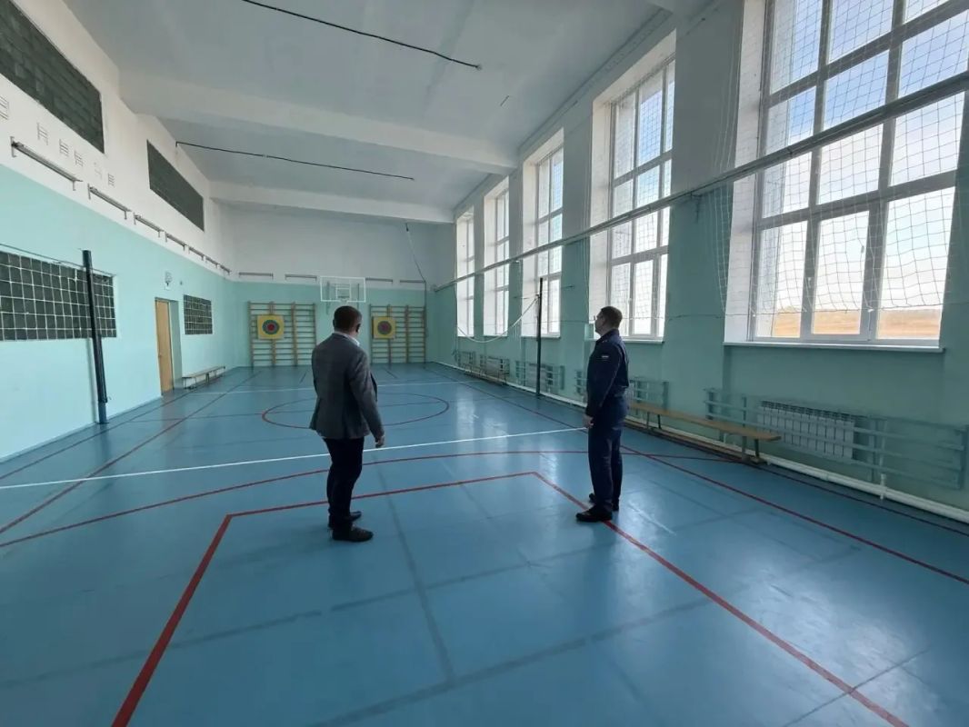 Прокурор Иультинского района выехал в отдаленный населенный пункт на берегу Чукотского моря Прокурор Иультинского района выехал в отдаленный населенный пункт на берегу Чукотского моря