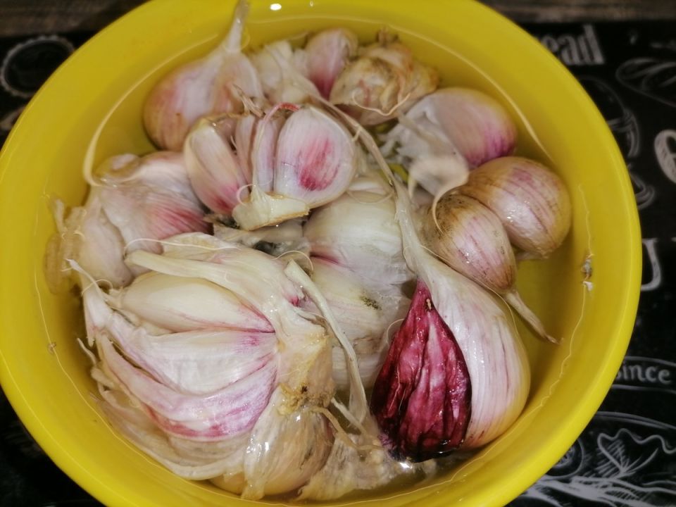 Удивительные способы очистки чеснока: как сделать это проще и быстрее