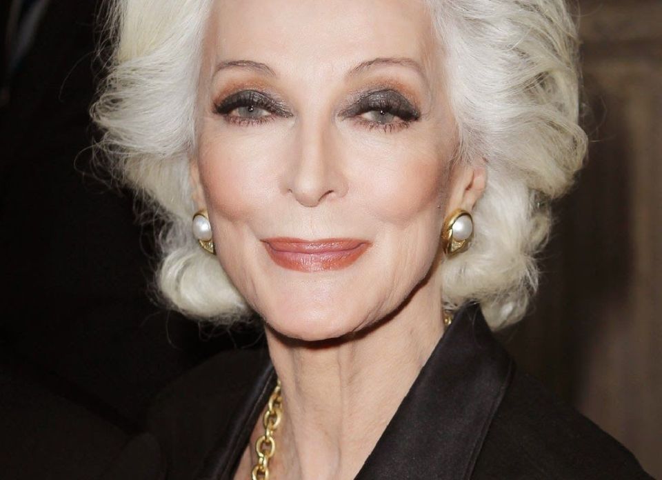 Секреты безупречного стиля для женщин старше 50: правила, которые вдохновляют