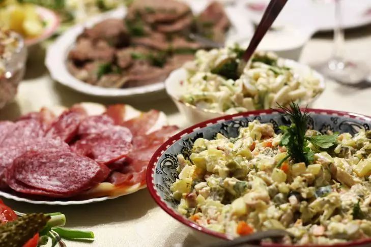 Диетолог предупредил о трех группах продуктов, которые могут резко поднять холестерин