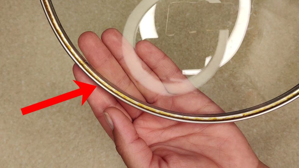 Легкий способ очистки стеклянных крышек от жира, который стоит попробовать