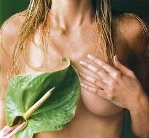 Как сохранить красивую форму груди: простые и эффективные советы